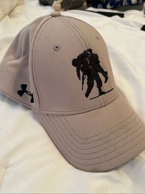 Wounded Warrior Project Carolina Gamecocks Under Armour Hat XL. RARE